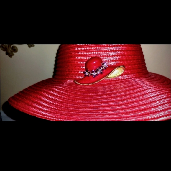 Red Hat with Purple Hat Brooch - Picture 9 of 12